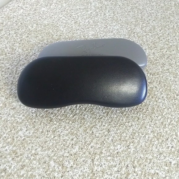 Ray-Ban Eyeglasses Case - Picture 3 of 3